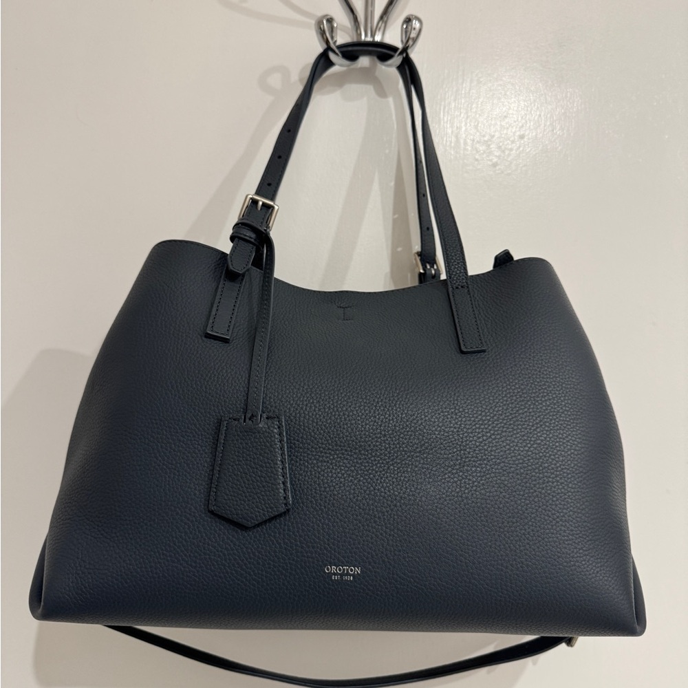 Pre-owned Oroton Navy Leather Tote